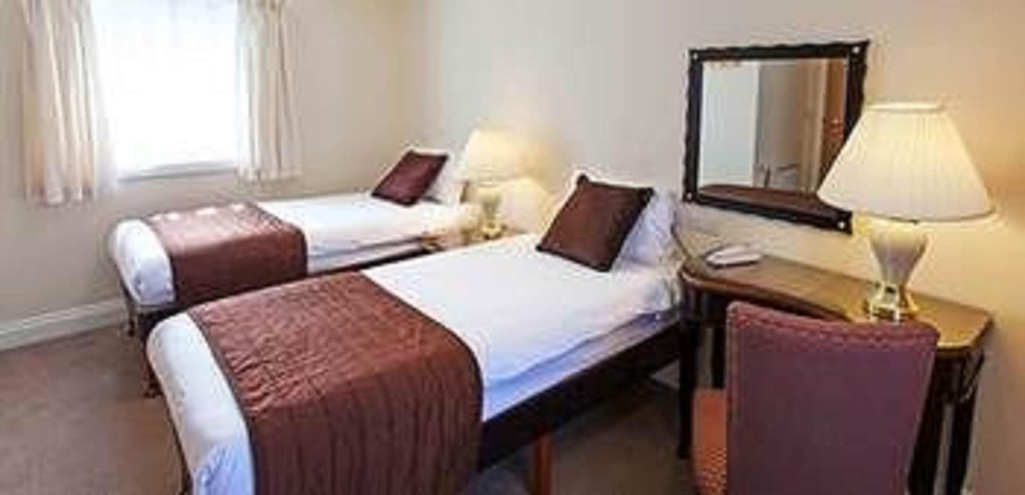 Russ Hill Hotel Charlwood Εξωτερικό φωτογραφία