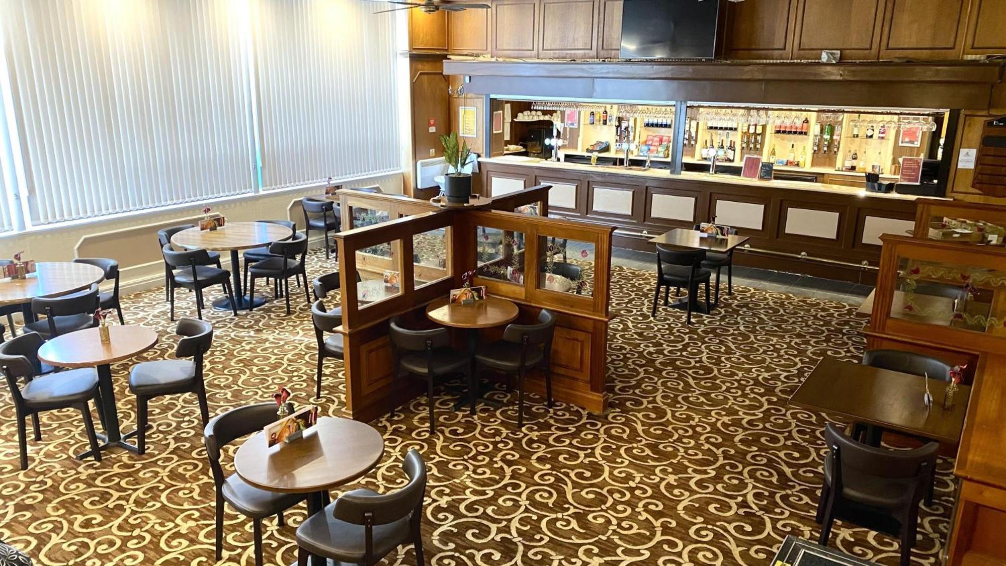 Russ Hill Hotel Charlwood Εξωτερικό φωτογραφία