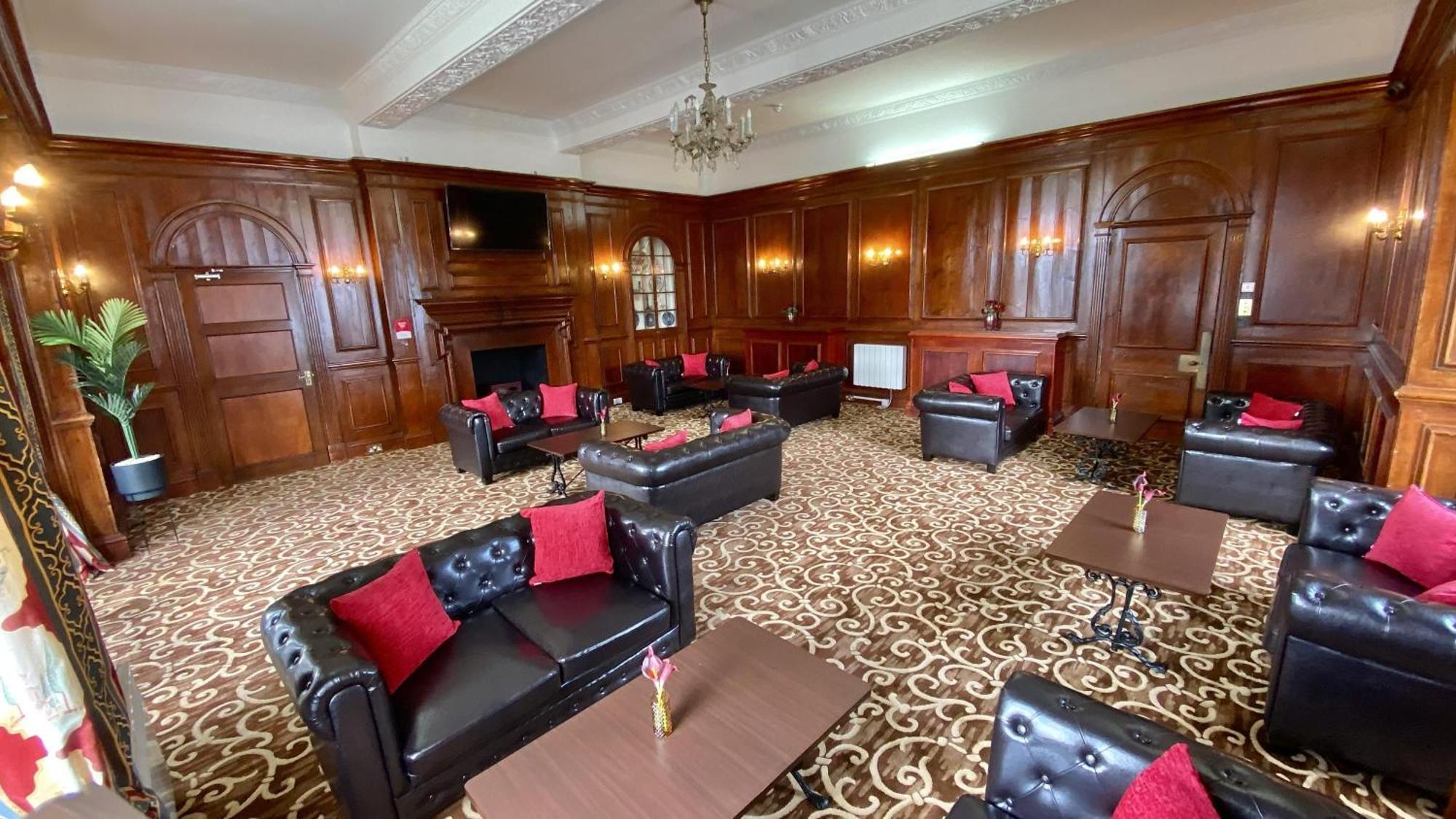 Russ Hill Hotel Charlwood Εξωτερικό φωτογραφία