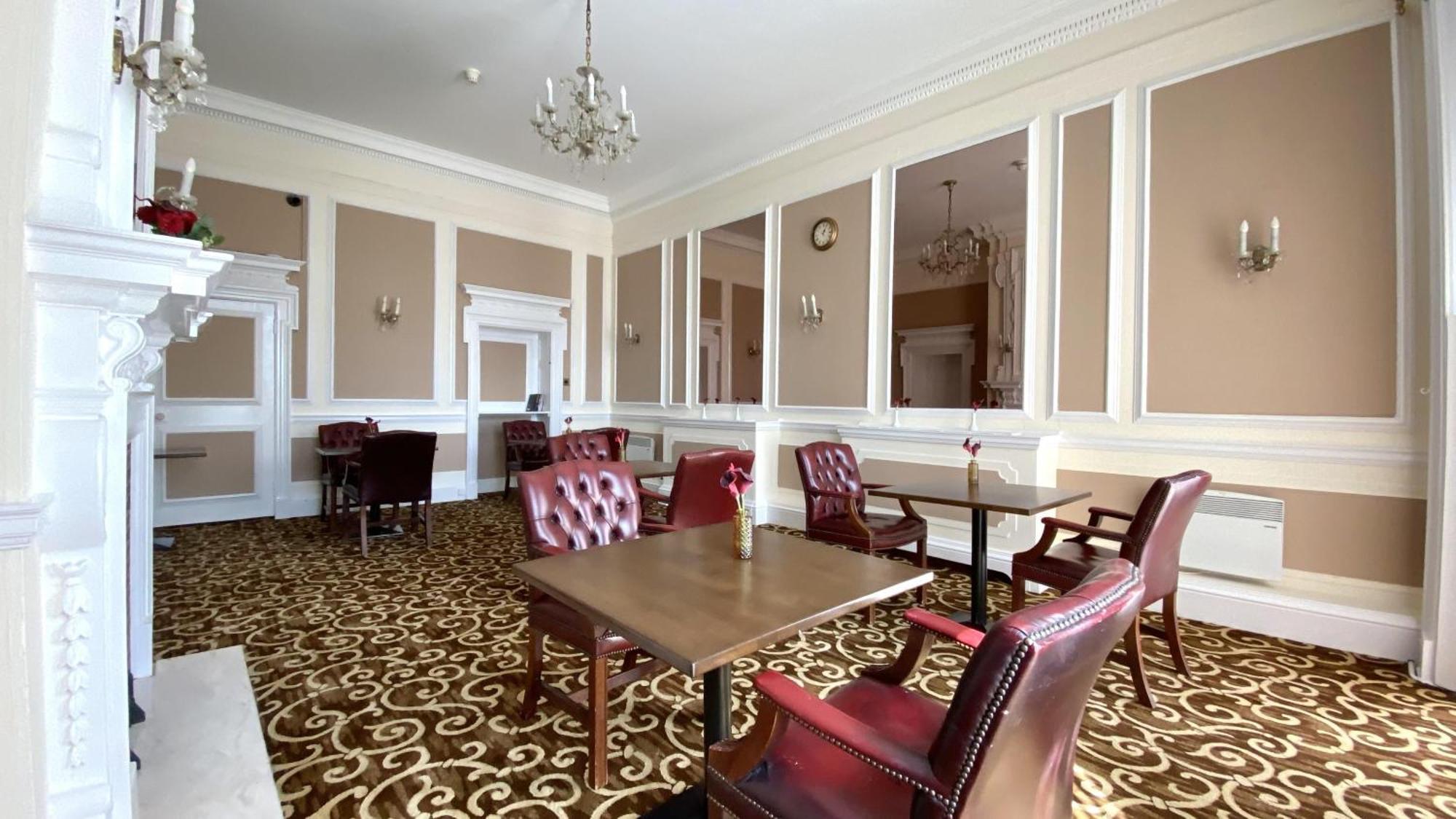 Russ Hill Hotel Charlwood Εξωτερικό φωτογραφία