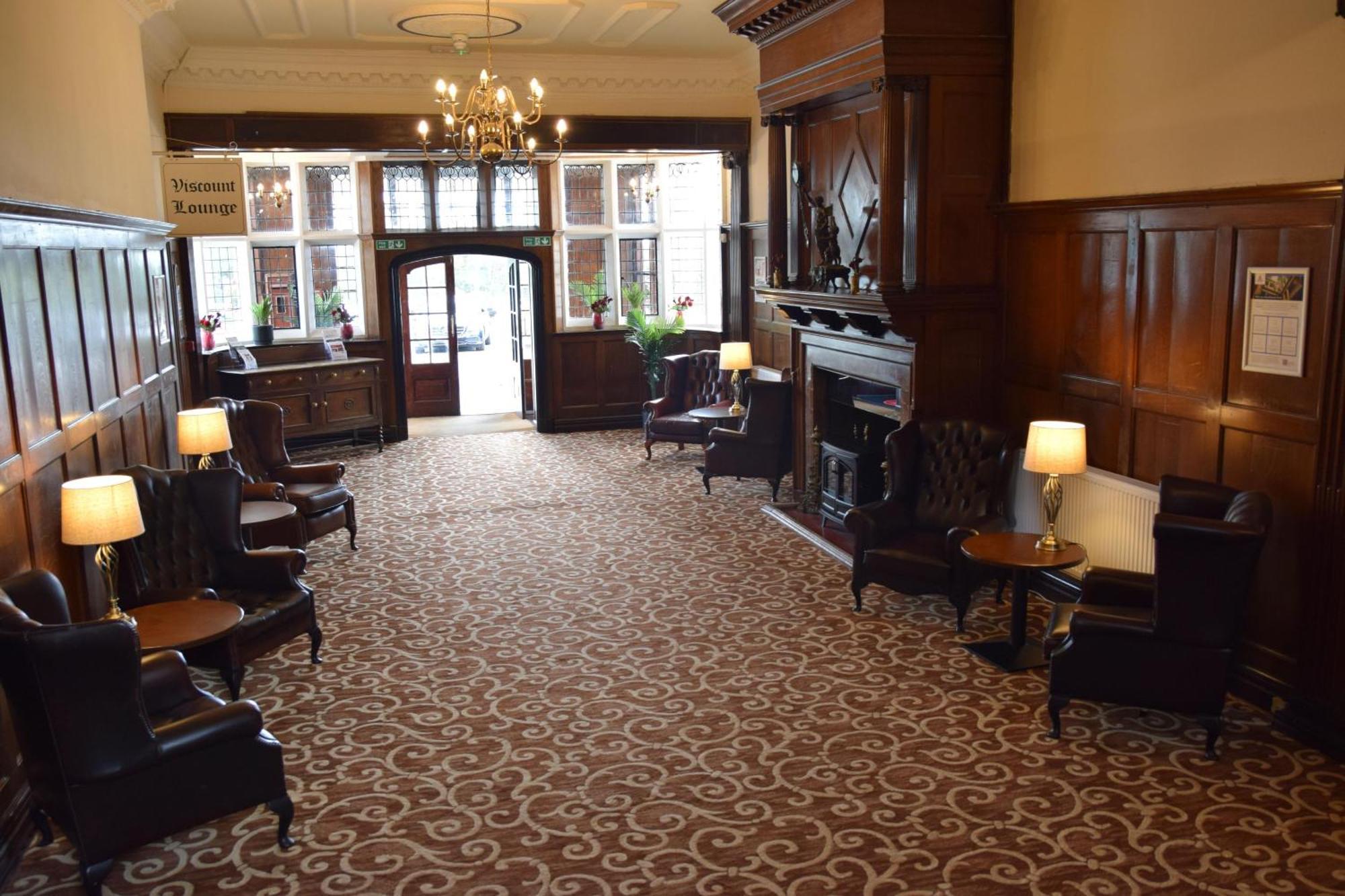 Russ Hill Hotel Charlwood Εξωτερικό φωτογραφία