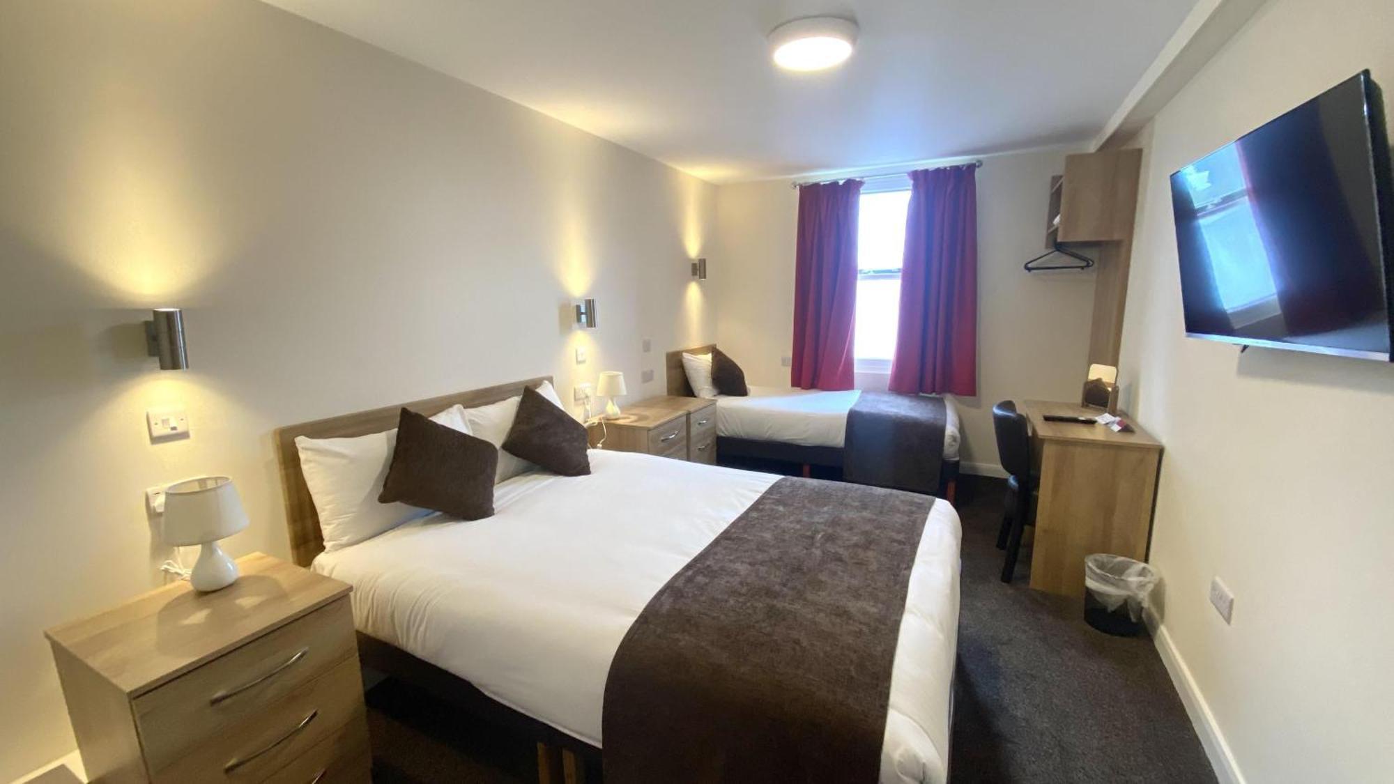 Russ Hill Hotel Charlwood Δωμάτιο φωτογραφία