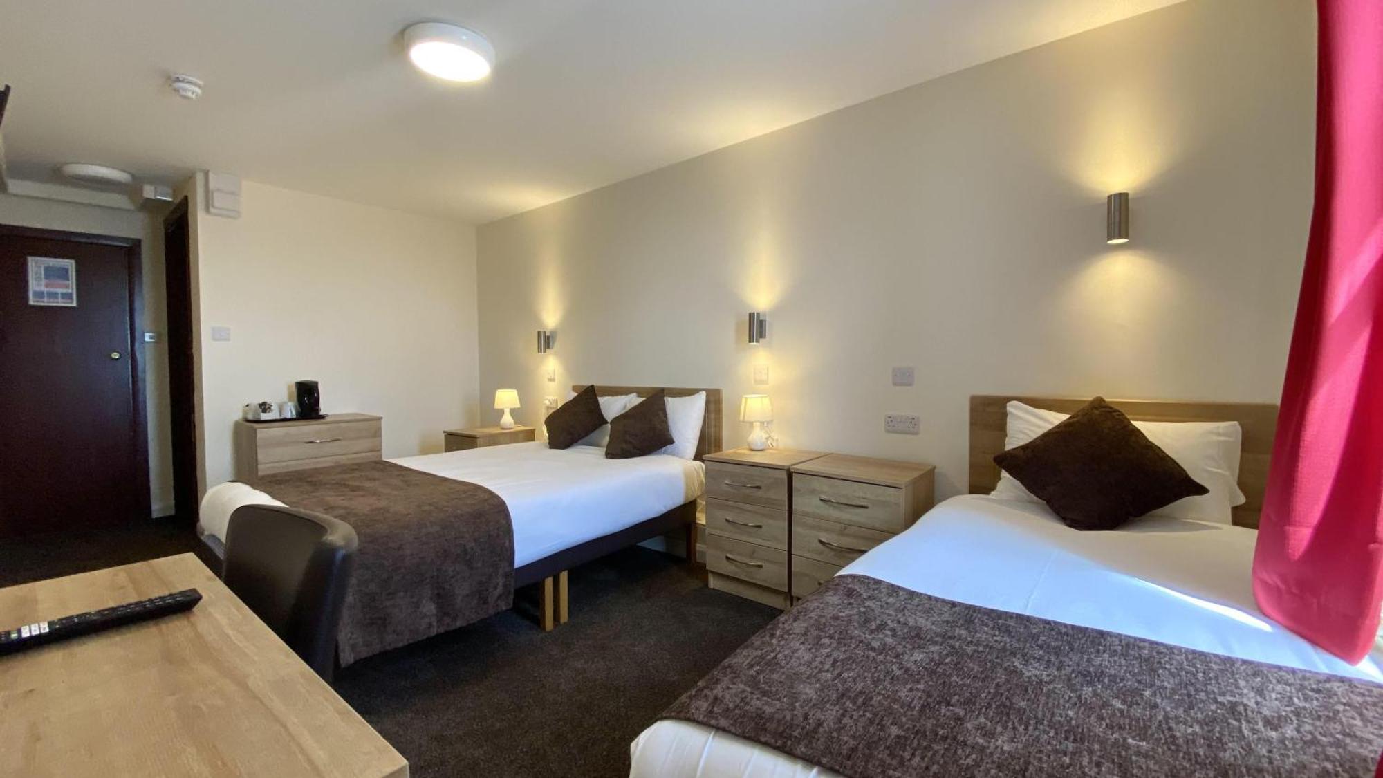 Russ Hill Hotel Charlwood Δωμάτιο φωτογραφία