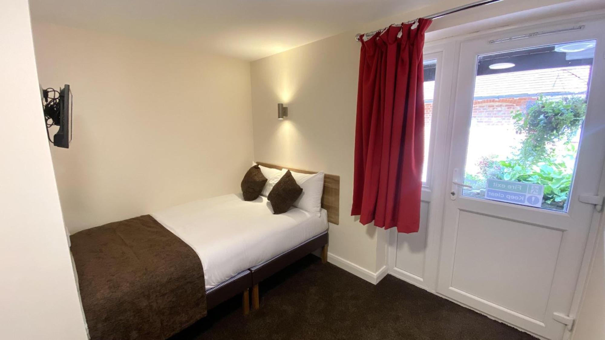 Russ Hill Hotel Charlwood Δωμάτιο φωτογραφία