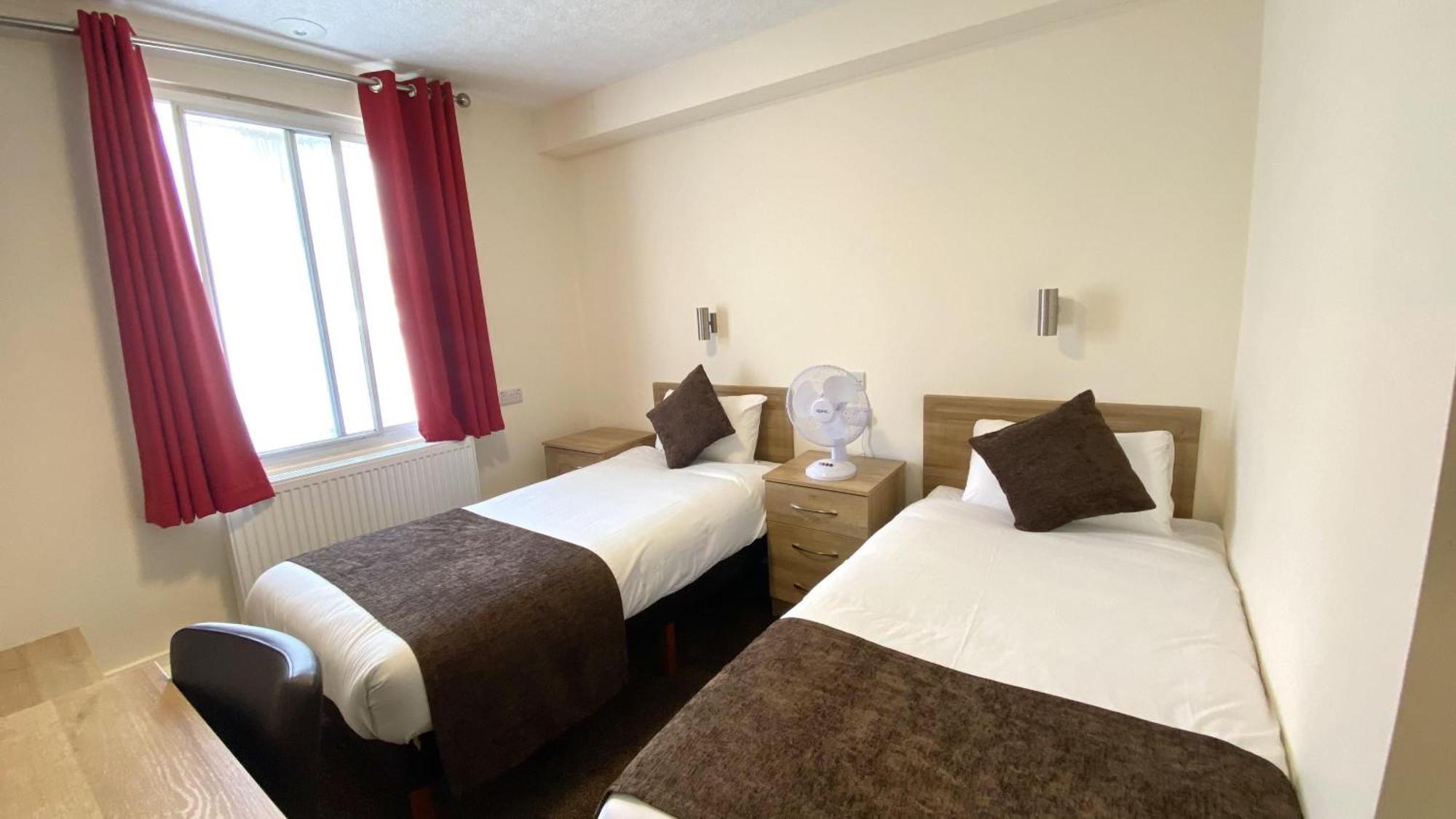 Russ Hill Hotel Charlwood Εξωτερικό φωτογραφία