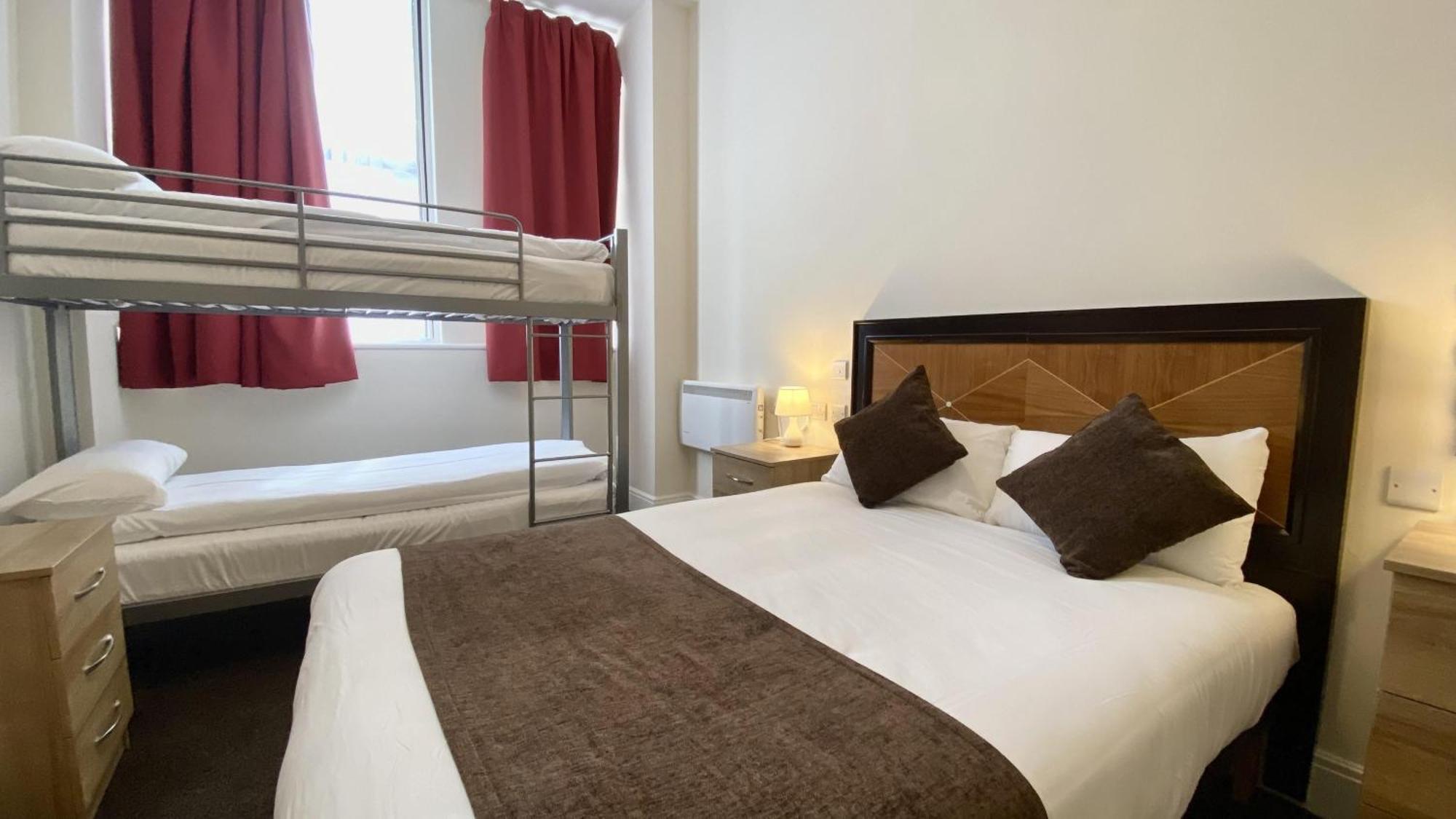 Russ Hill Hotel Charlwood Δωμάτιο φωτογραφία