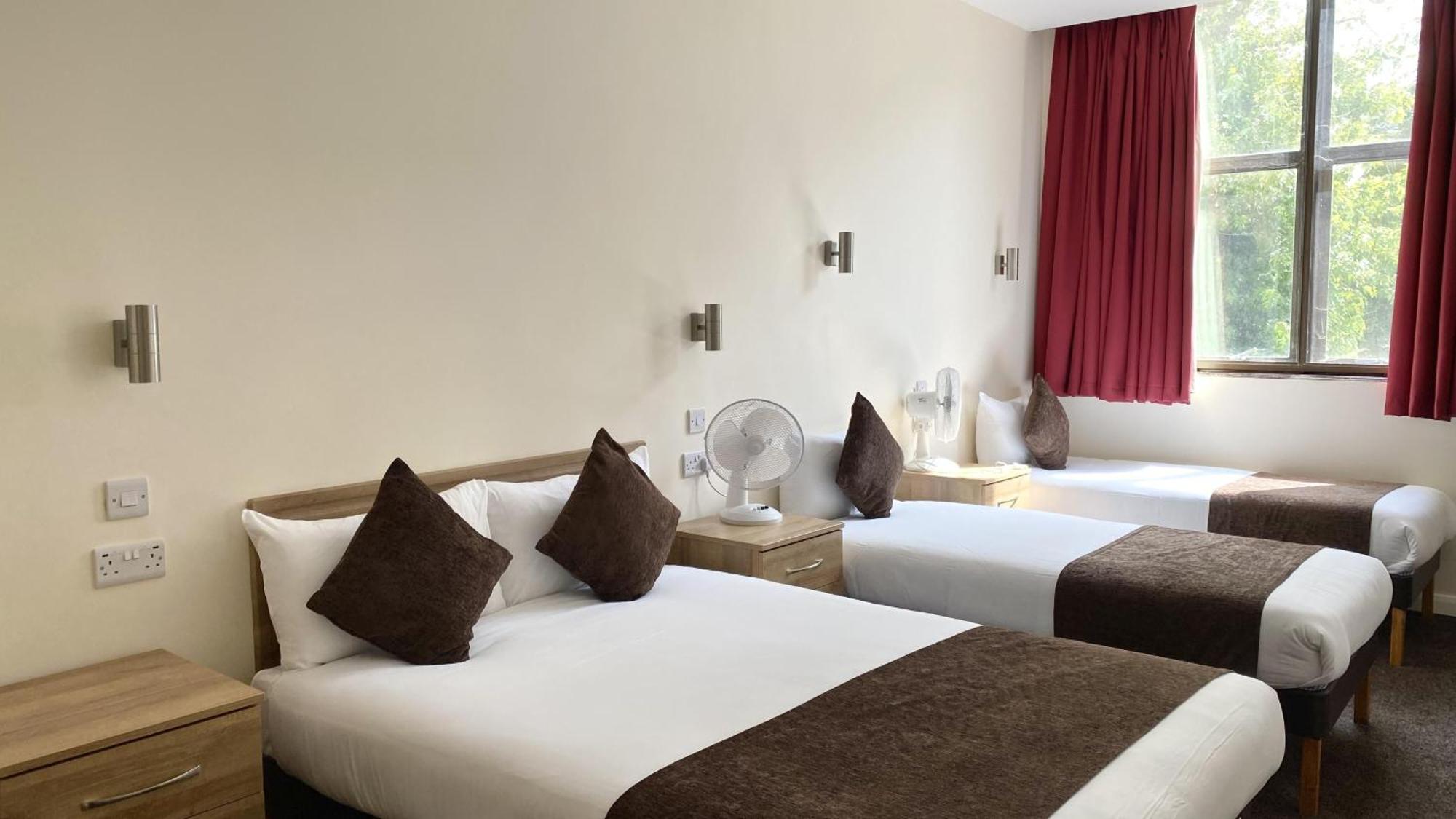 Russ Hill Hotel Charlwood Εξωτερικό φωτογραφία