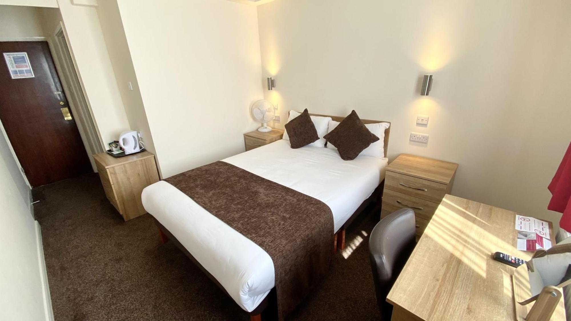 Russ Hill Hotel Charlwood Εξωτερικό φωτογραφία
