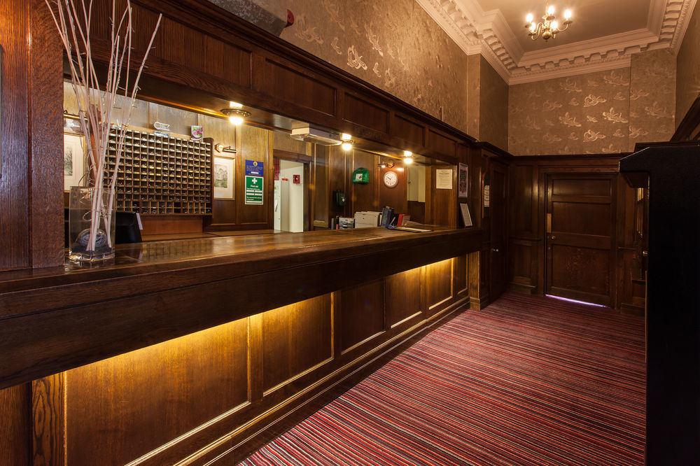 Russ Hill Hotel Charlwood Εξωτερικό φωτογραφία