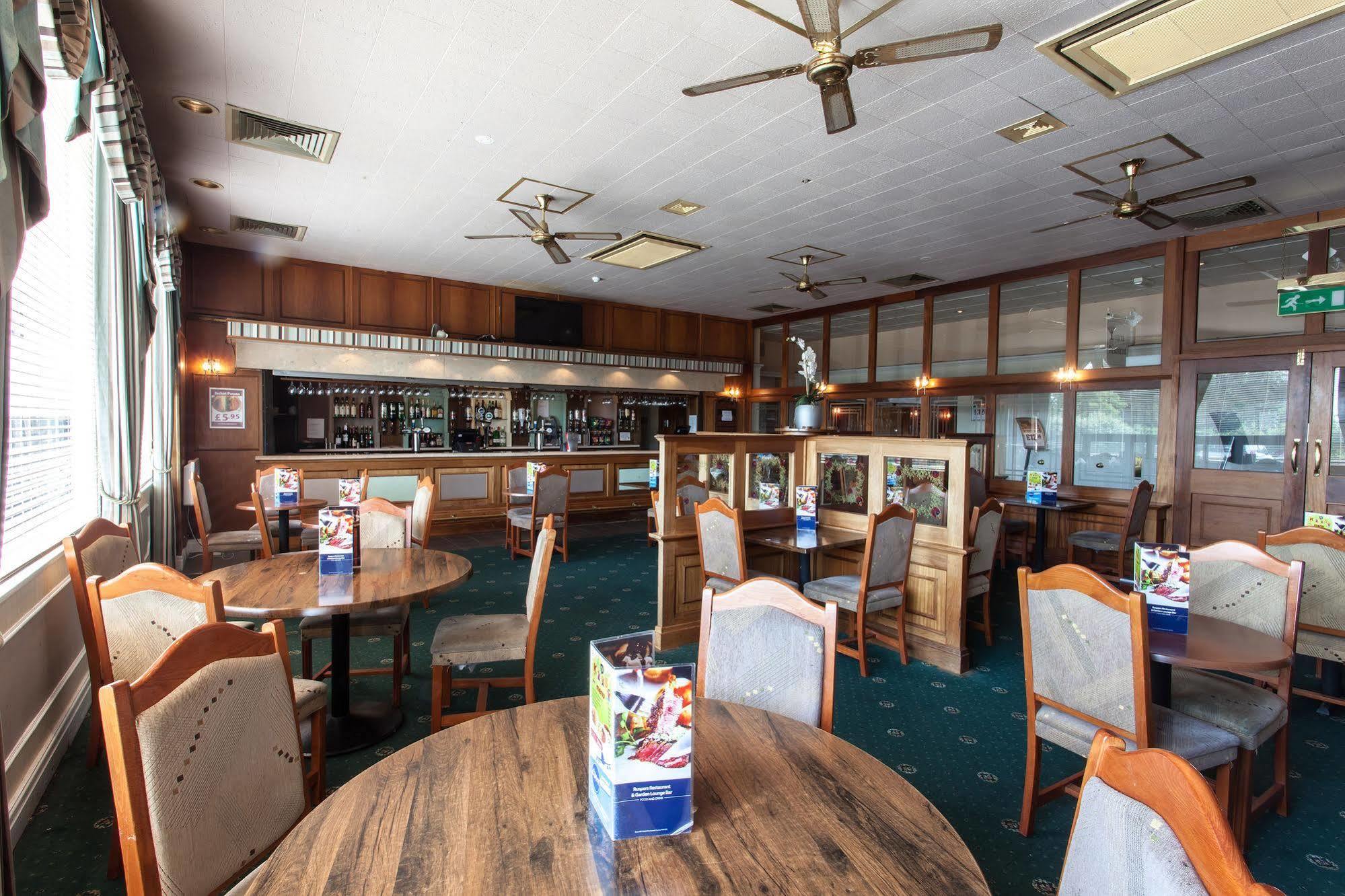 Russ Hill Hotel Charlwood Εξωτερικό φωτογραφία